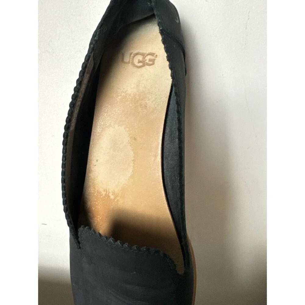 UGG Vista Womens 9.5 Black Leather Loafers Slip On Flats Scalloped Minimalist